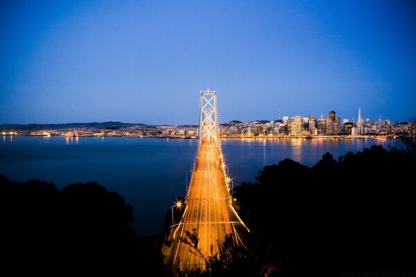 The luminous bridge is an architectural structure