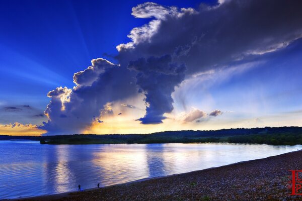 Nuvens sobre a costa