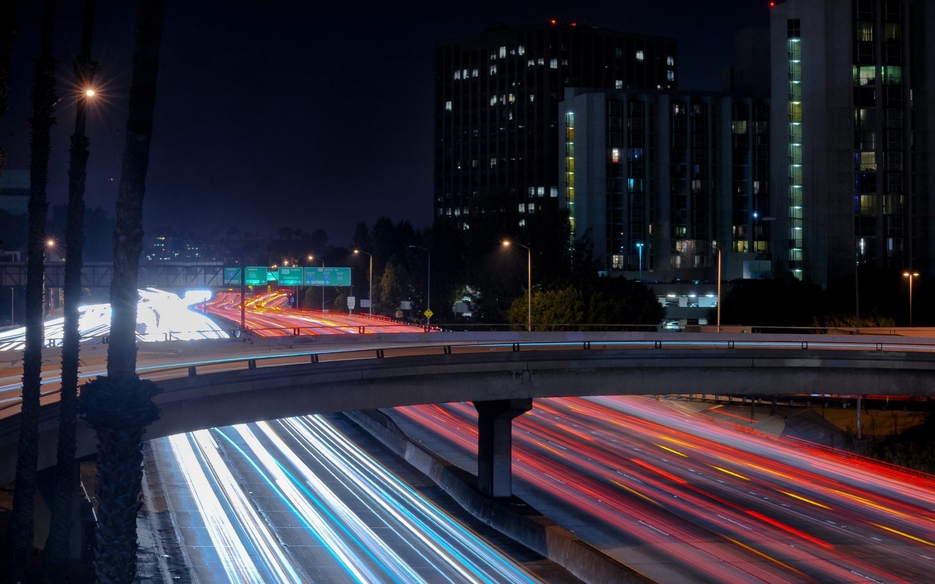 amerika unschärfe straße verkehr autobahn straße dämmerung innenstadt stadt licht schnell auto am abend verkehr bus brücke transportsystem reisen wolkenkratzer geschäft