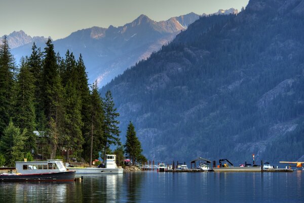 Amerikanischer See, Wasser und Berge