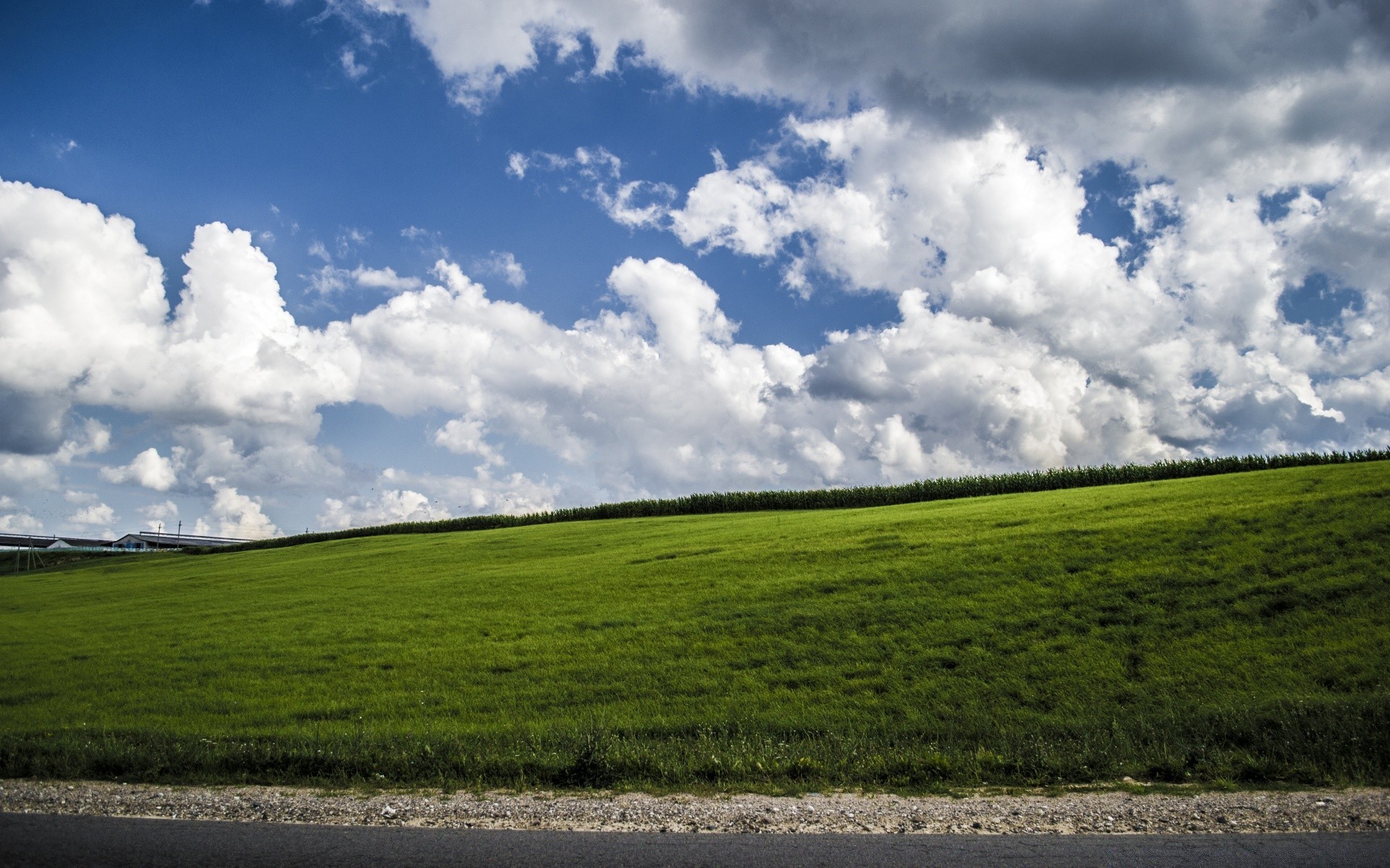 landschaft landschaft himmel natur des ländlichen feld gras landwirtschaft landschaft bauernhof sommer im freien weide heuhaufen boden wolke land weiden