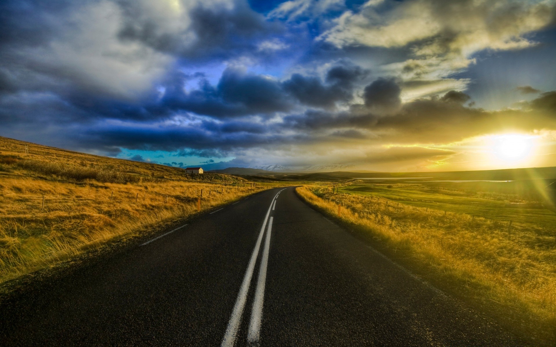 landschaft straße himmel landschaft ländlich autobahn asphalt sonnenuntergang führung landschaft feld natur wolke sonne perspektive reisen gras dämmerung