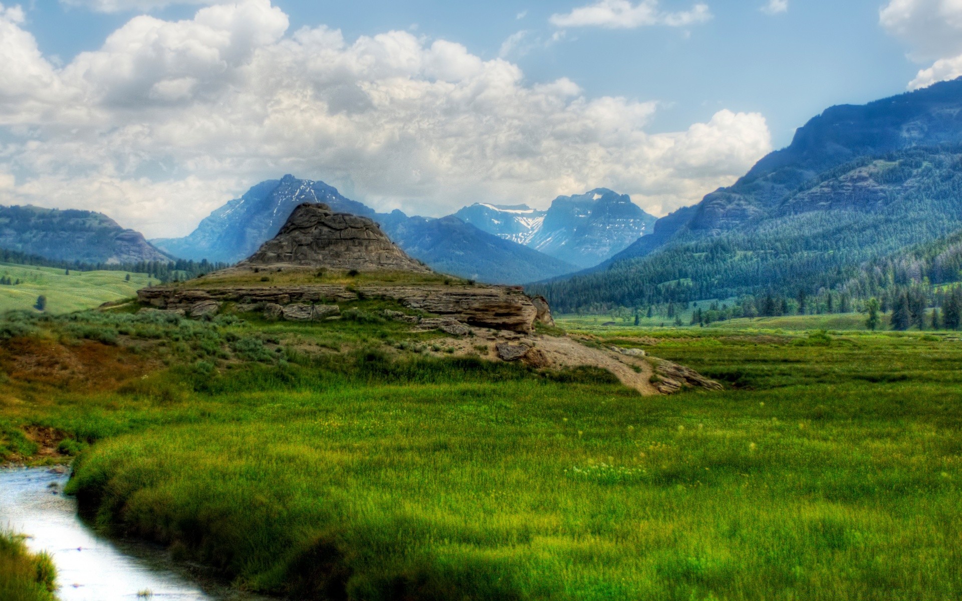 landschaft berge landschaft reisen himmel natur tal gras im freien landschaftlich berggipfel hügel heuhaufen sommer landschaft wolke spektakel rock holz see