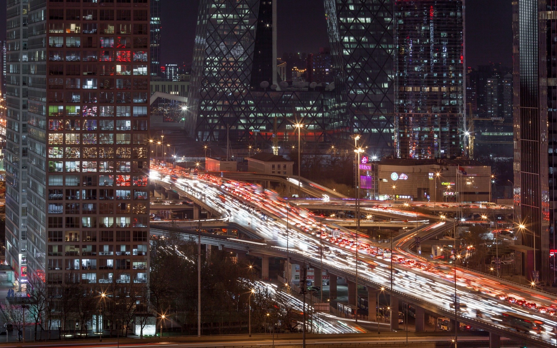 asien stadt straße verkehr städtisch verkehrssystem auto haus innenstadt straße wolkenkratzer brücke verkehr autobahn bus abend licht reisen architektur unschärfe dämmerung