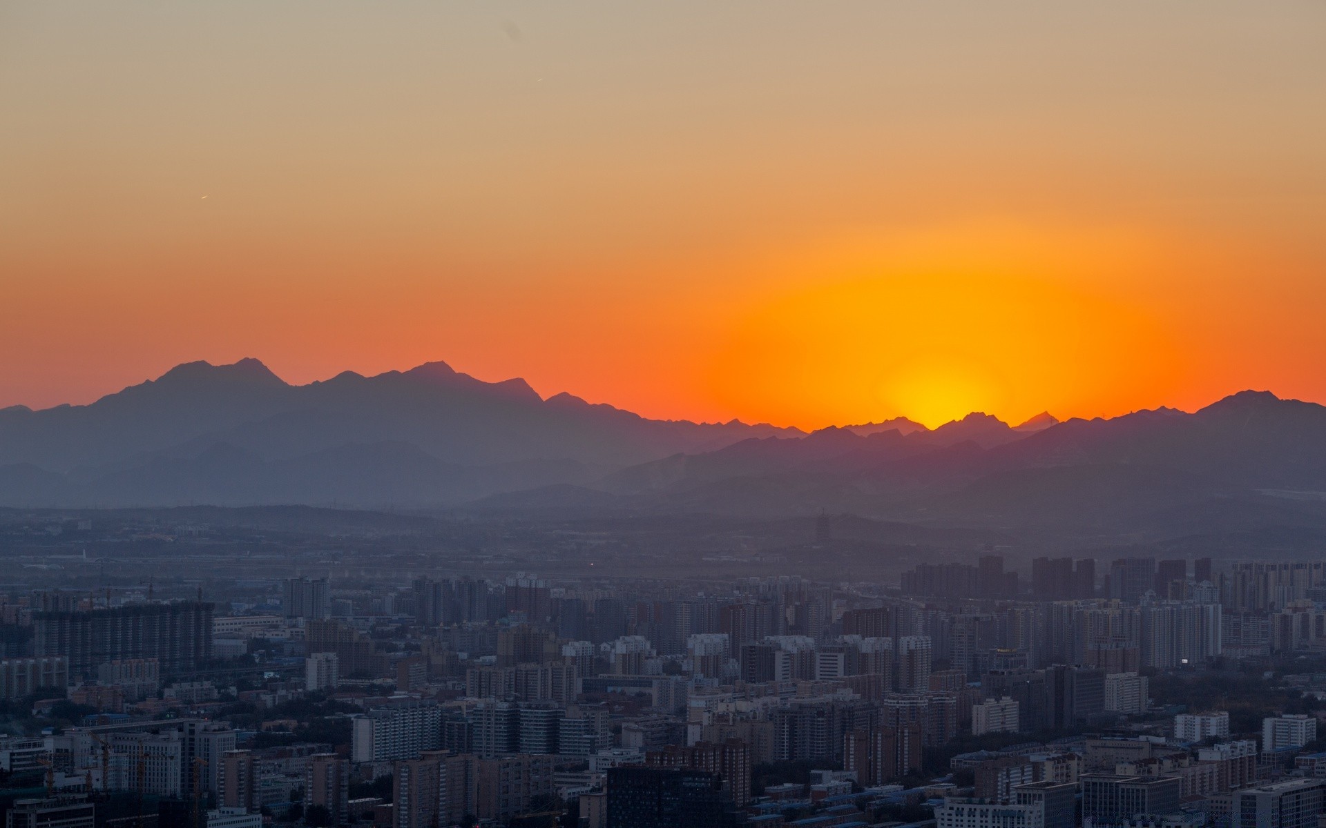 asien sonnenuntergang dämmerung abend reisen stadt dämmerung skyline nebel berge himmel stadt architektur landschaft sonne