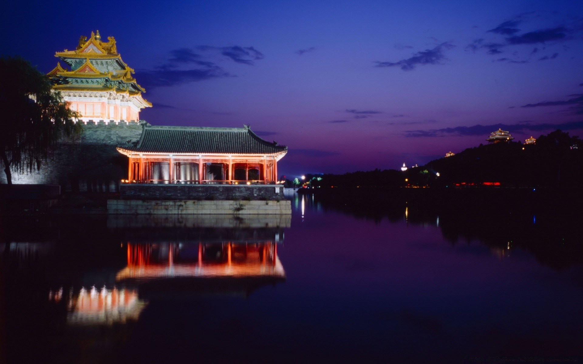 亚洲 水域 旅行 傍晚 黄昏 反射 户外 天空 湖 建筑 房子 日落 船只 黎明 旅游 城堡 光