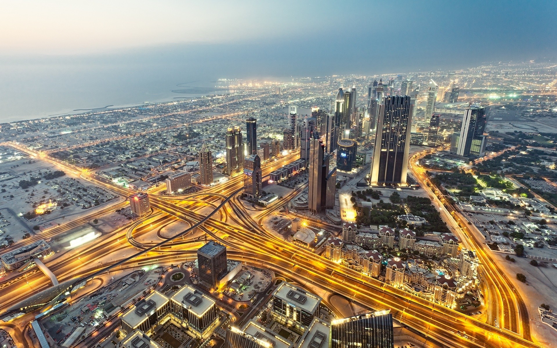 asien stadt stadt wolkenkratzer verkehr autobahn skyline reisen innenstadt straße städtisch modern sehnen haus architektur antenne dämmerung verkehrssystem spektakel geschäft himmel