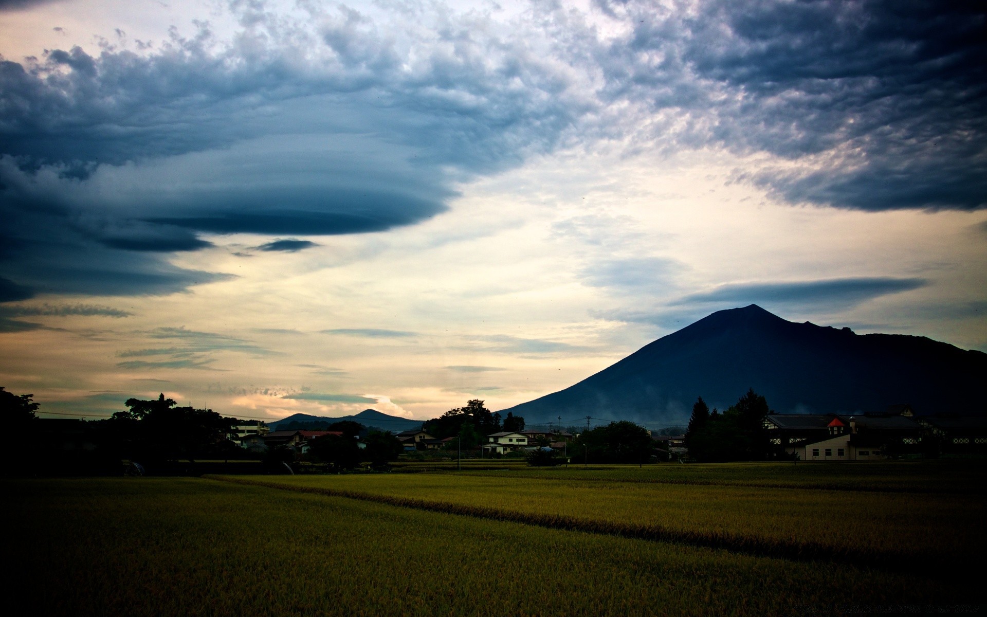 asie paysage coucher de soleil ciel montagnes voyage aube à l extérieur soir nature arbre lumière lumière du jour nuage tempête