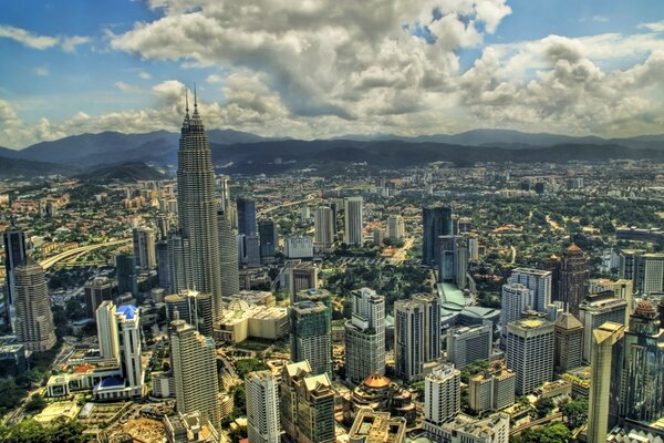 Blick auf die asiatische Stadt von oben