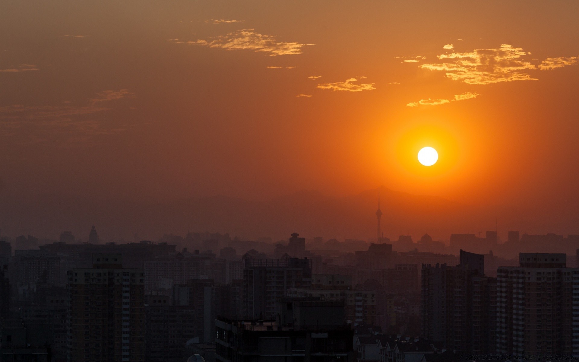 亚洲 日落 黎明 傍晚 太阳 城市 黄昏 天空 天际线 旅游 城市 光 雾 景观 户外 剪影 建筑 水