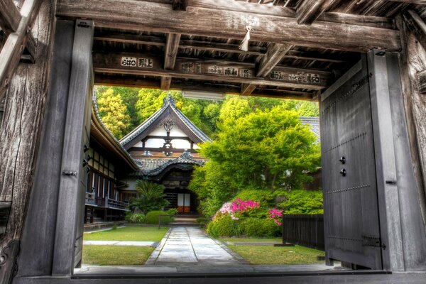 Architecture asiatique, maison en bois