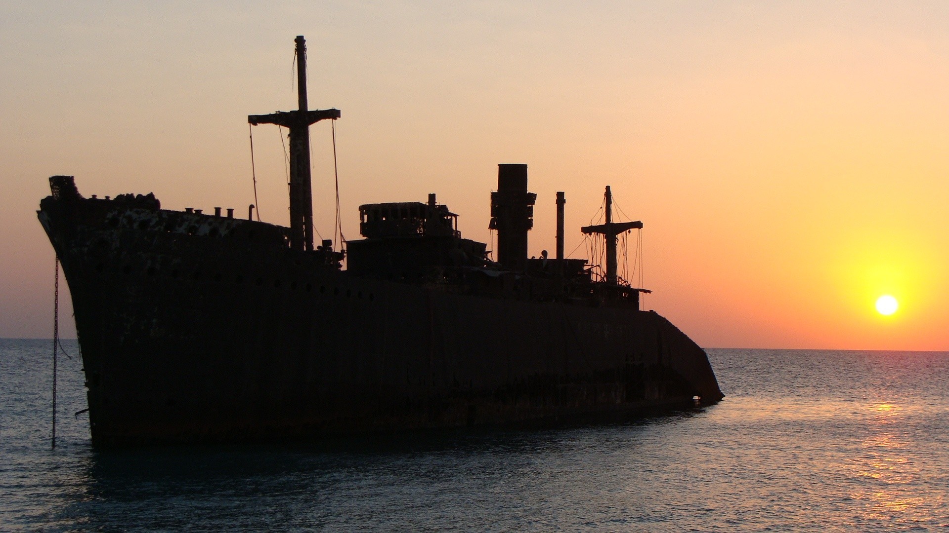 asie coucher de soleil bateau eau mer navire système de transport industrie soir énergie océan voiture aube ciel huile carburant rétro-éclairé crépuscule port