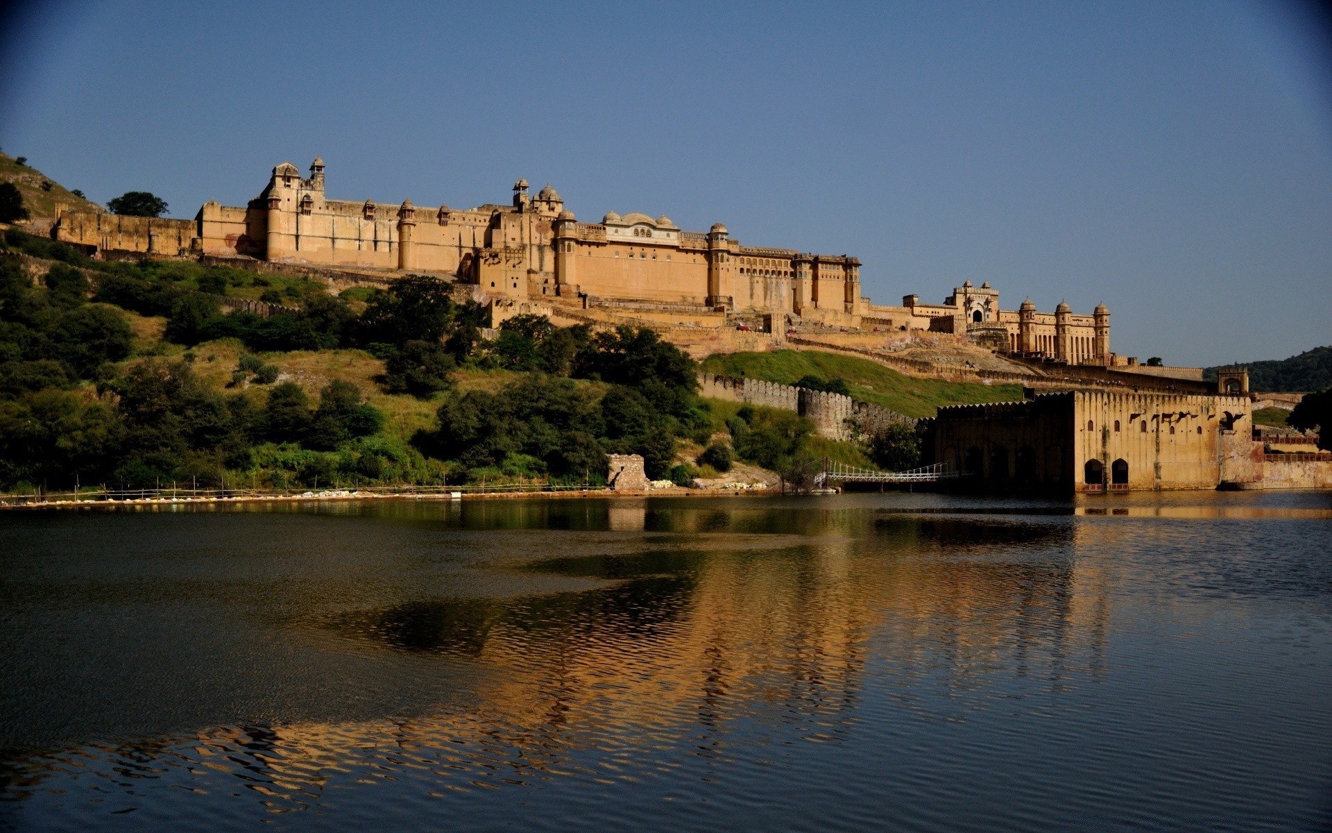 asia arquitectura castillo viajes río casa agua ciudad fortificación gótico antiguo cielo antiguo torre paisaje al aire libre fortaleza casa ciudad