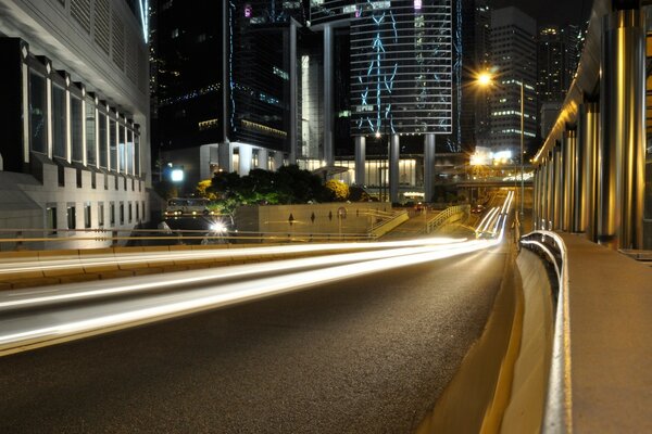 夜灯高速公路在城市