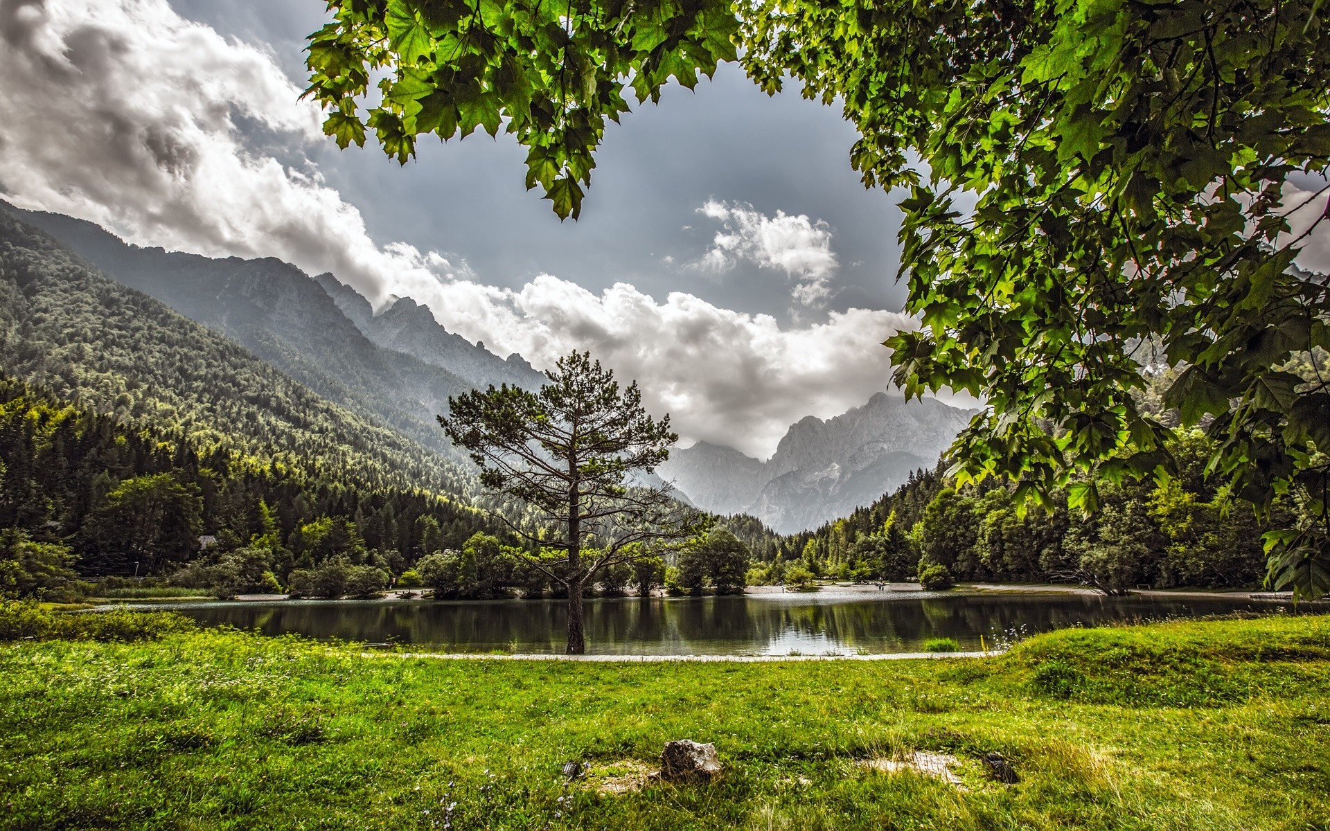 europe paysage nature bois bois montagne à l extérieur scénique voyage été herbe ciel eau paysage lac spectacle parc feuille rural