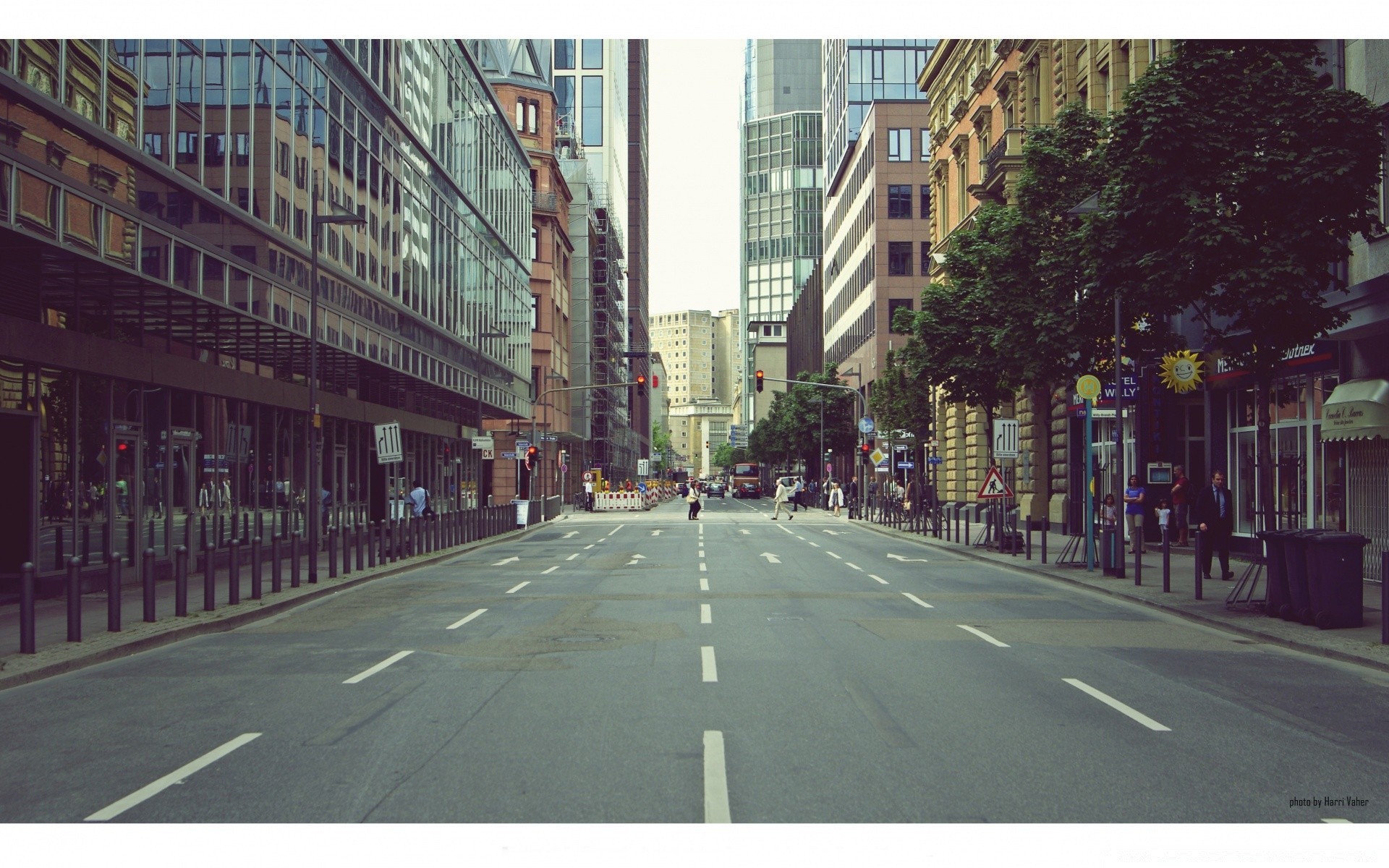 europa calle carretera ciudad tráfico sistema de transporte viajes acera urbano coche negocio arquitectura hogar al aire libre