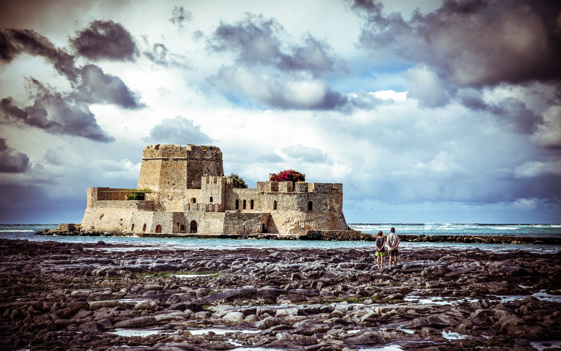 europa viaggi architettura mare mare cielo acqua castello spiaggia all aperto oceano fortezza antico paesaggio casa turismo punto di riferimento fortificazione roccia luce del giorno