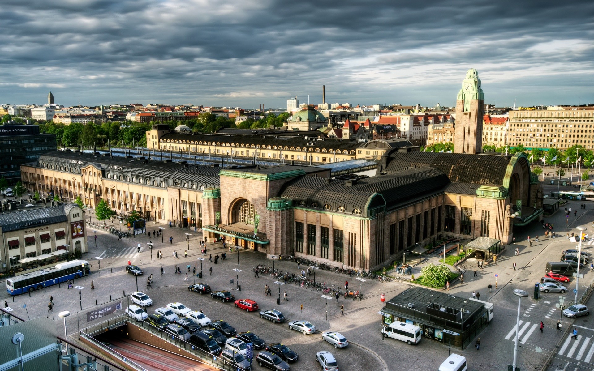 europa podróże miasto architektura dom miasto na zewnątrz system transportu ruch miejski skyline nowoczesny światło dzienne samochód droga niebo turystyka woda miasto ulica