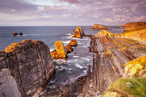 La côte rocheuse sans fin de l Europe