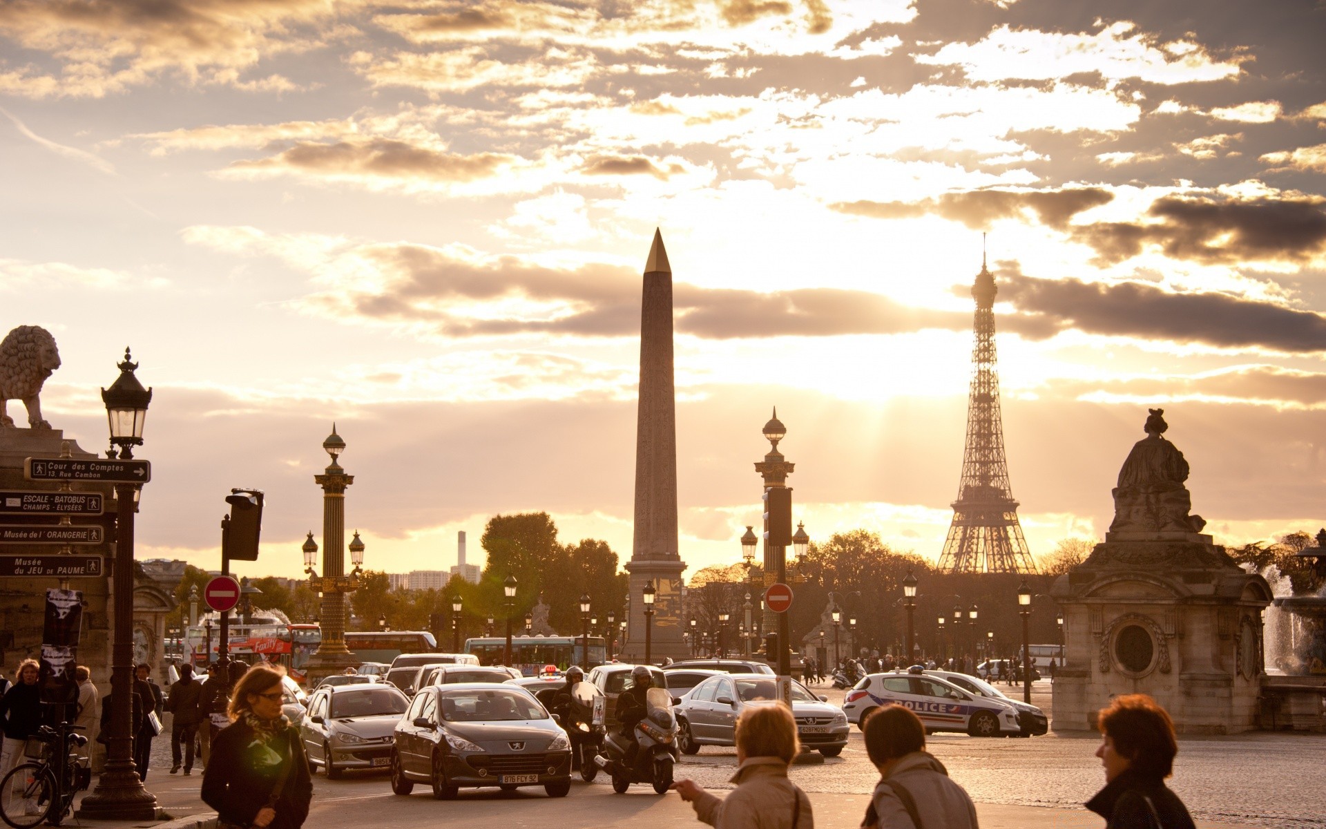 europa arquitetura viagens cidade pôr do sol casa torre crepúsculo ao ar livre à noite céu religião turismo monumento rua praça igreja turista