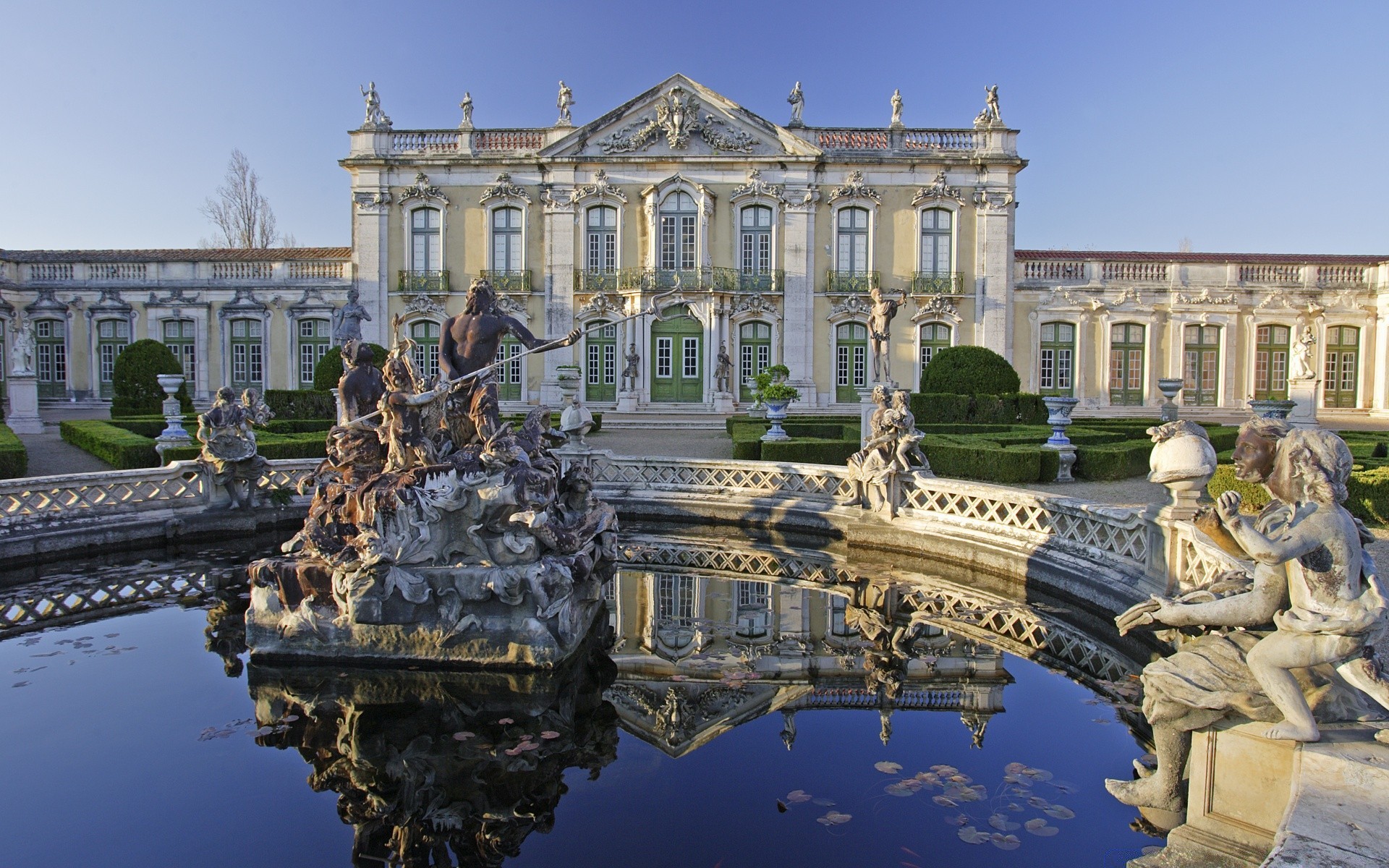 europa architektur brunnen reisen stadt haus sehenswürdigkeit barock skulptur im freien tourismus himmel schloss statue platz tageslicht städtisch fassade sightseeing wasser