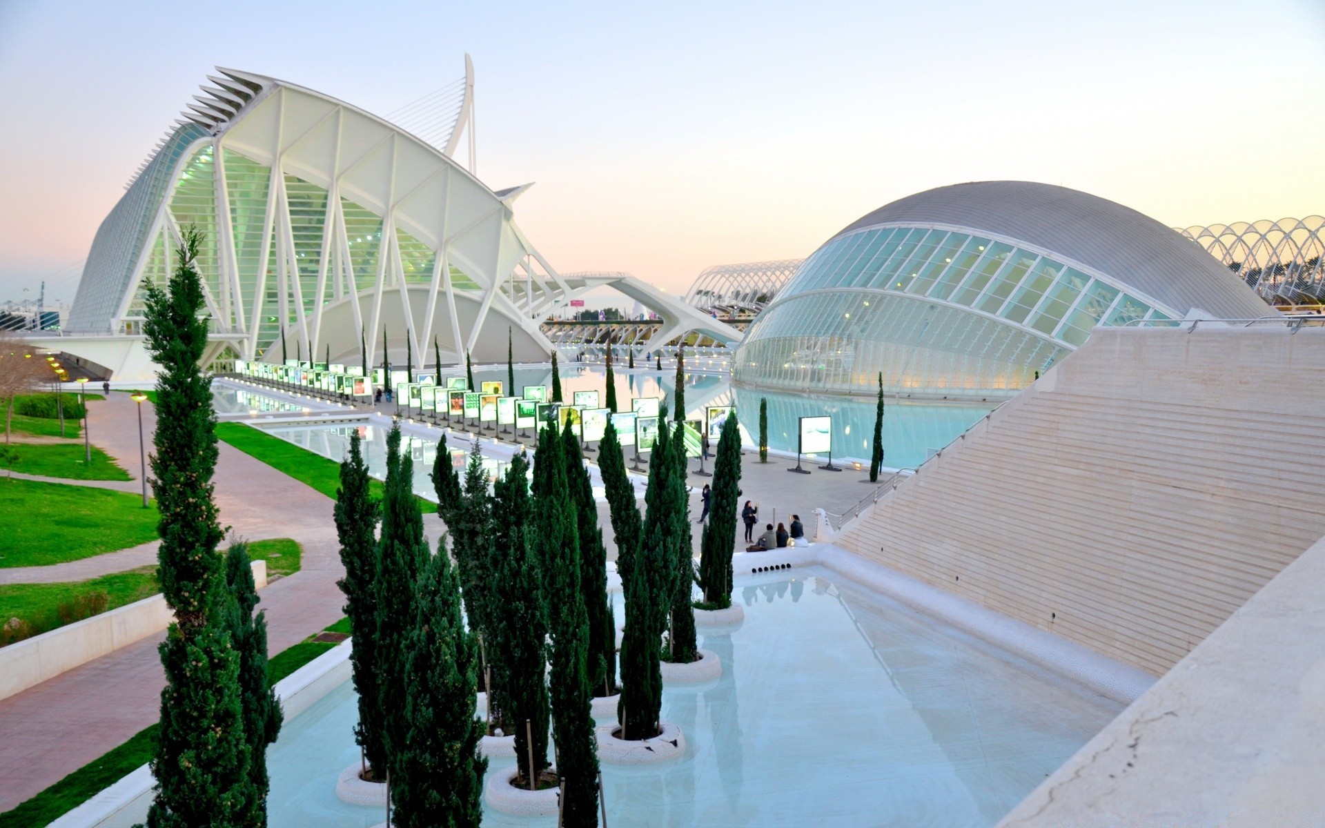 europa moderna arquitetura céu viagens casa cidade água ao ar livre vidro turismo construção urbano museu