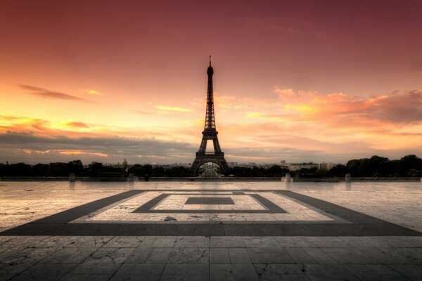 Sonnenuntergang in Paris am Eiffelturm