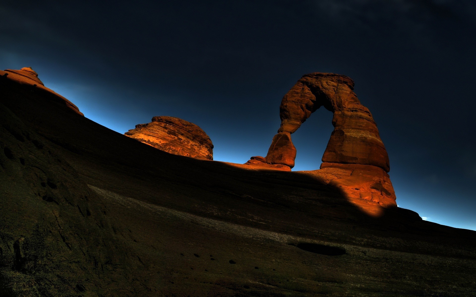 landscapes sunset desert travel rock daylight landscape sky mountain outdoors dawn evening light one backlit shadow moon adventure