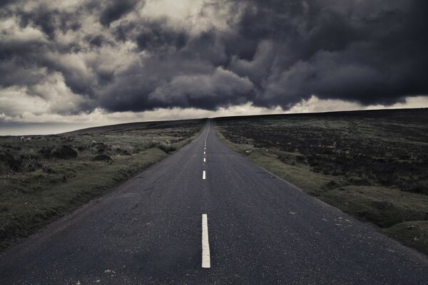 Landschaften der Autobahn. Asphaltstraße