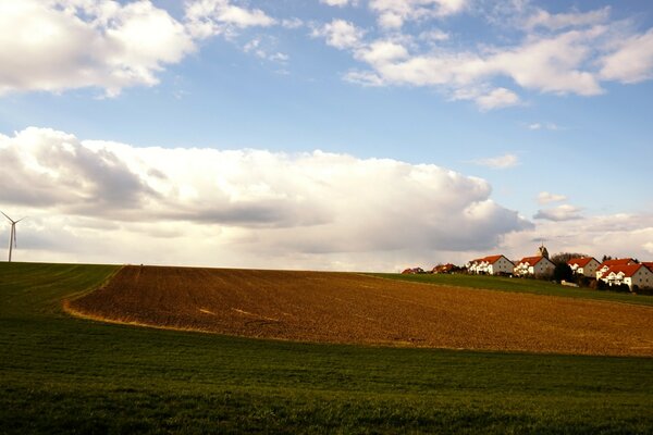 Champ de ferme avec beau paysage