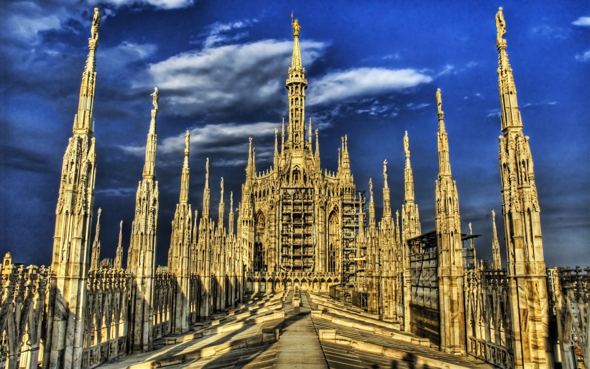 europa arquitetura viagens catedral casa gótico torre cidade céu igreja turismo religião atração monumento velho ao ar livre