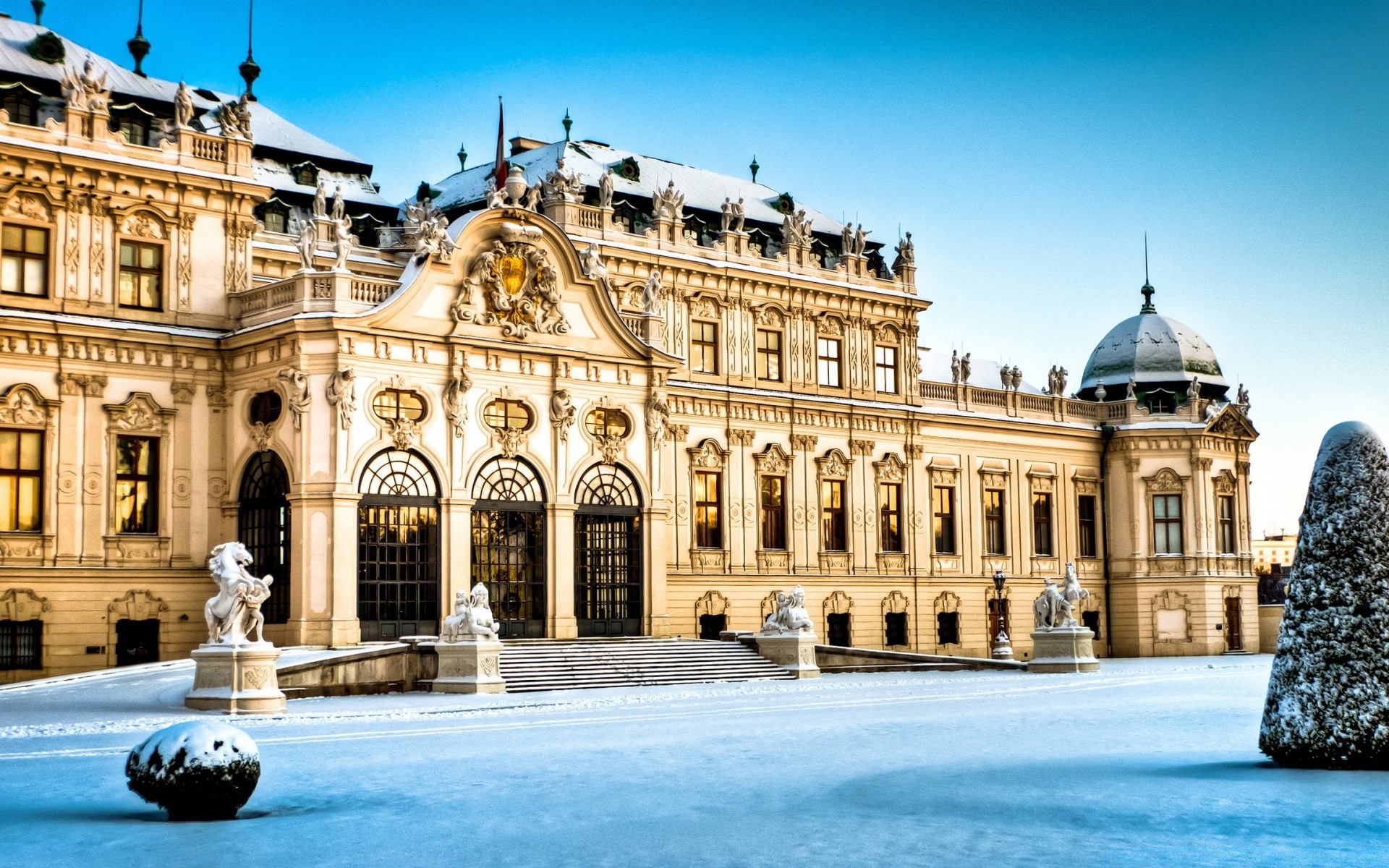 europa architettura viaggi casa turismo città punto di riferimento famoso castello cielo facciata vecchio barocco esterno monumento spettacolo fontana storico turista antico piazza