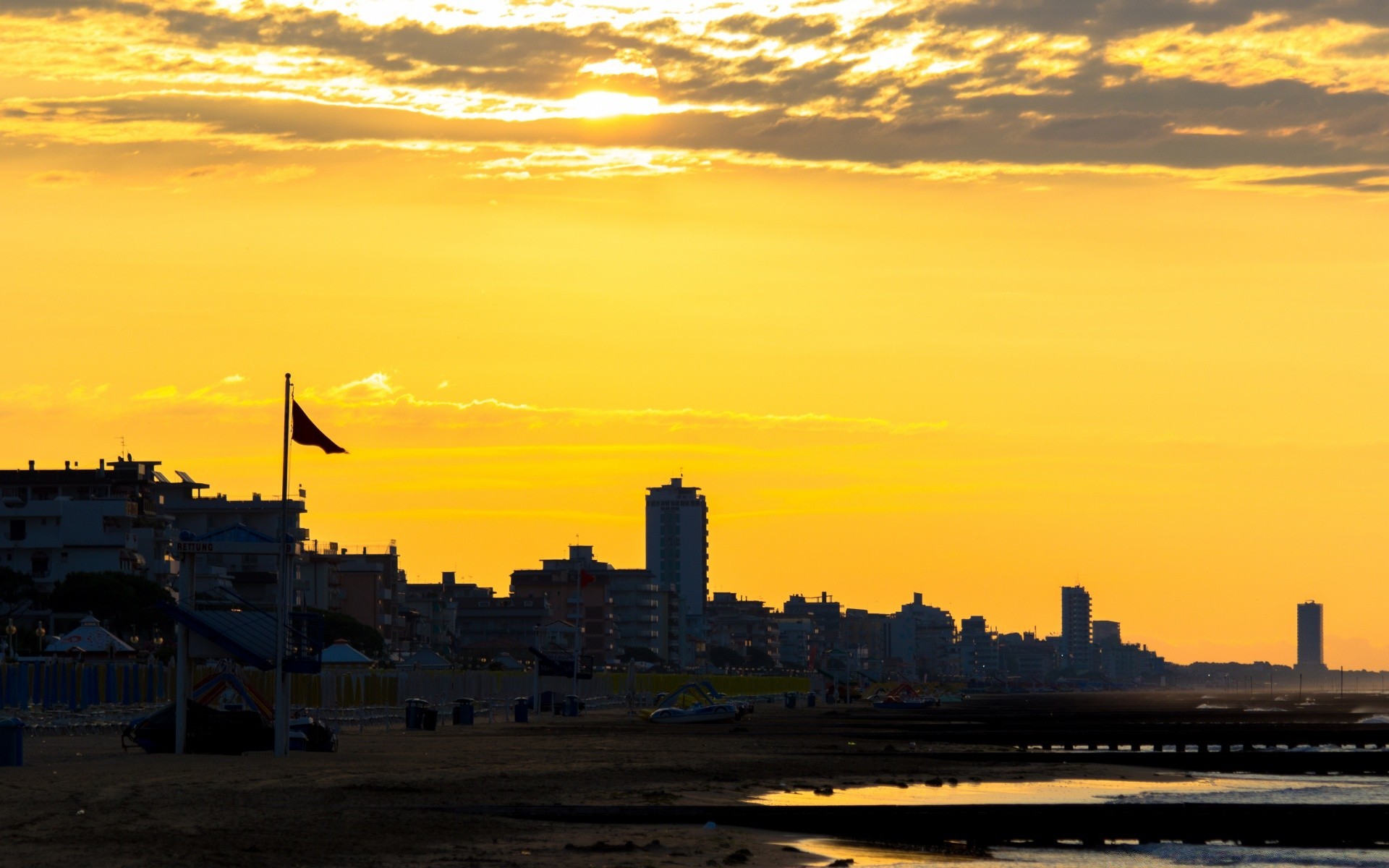 l europe coucher de soleil aube soir ville voyage eau crépuscule ciel skyline architecture ville silhouette soleil mer