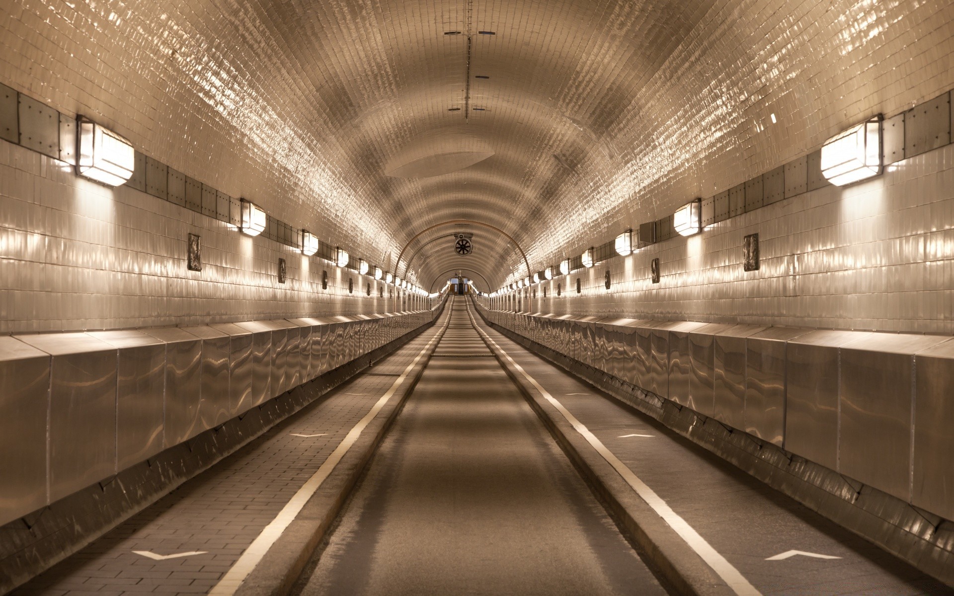 europa stau tunnel monochrom transportsystem flughafen straße zug perspektive stadt städtisch unschärfe licht reflexion schwarz / weiß rolltreppe station geschäft handbuch architektur