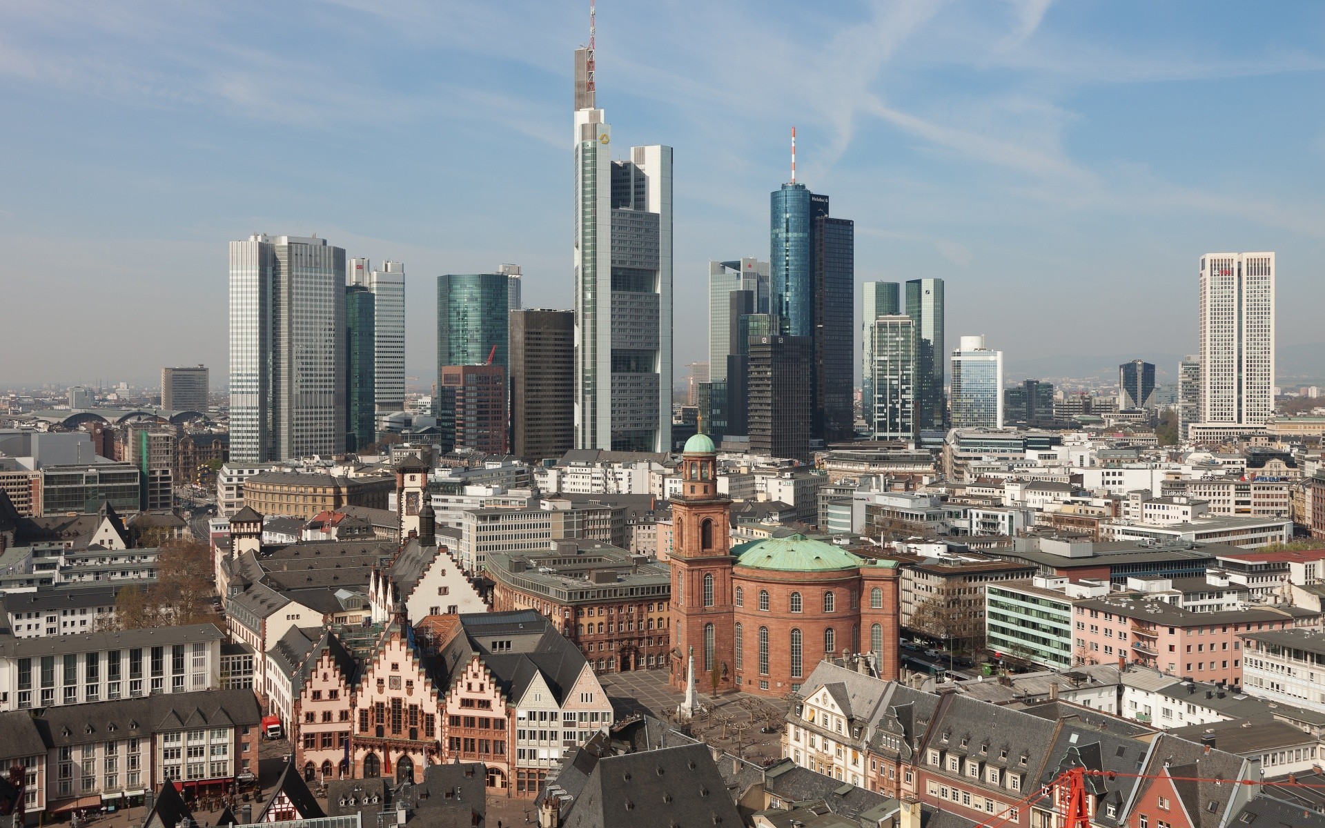 europa cidade arranha-céu arquitetura skyline cidade centro da cidade casa viagens escritório urbano moderno o negó cio céu panorâmica torre exterior alta finança