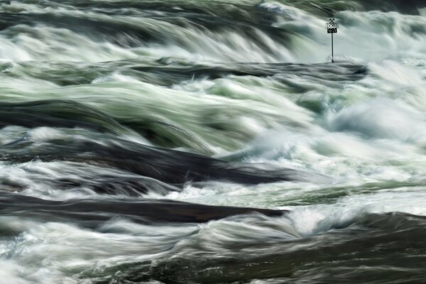 Stürmischer Flussfluss in Europa