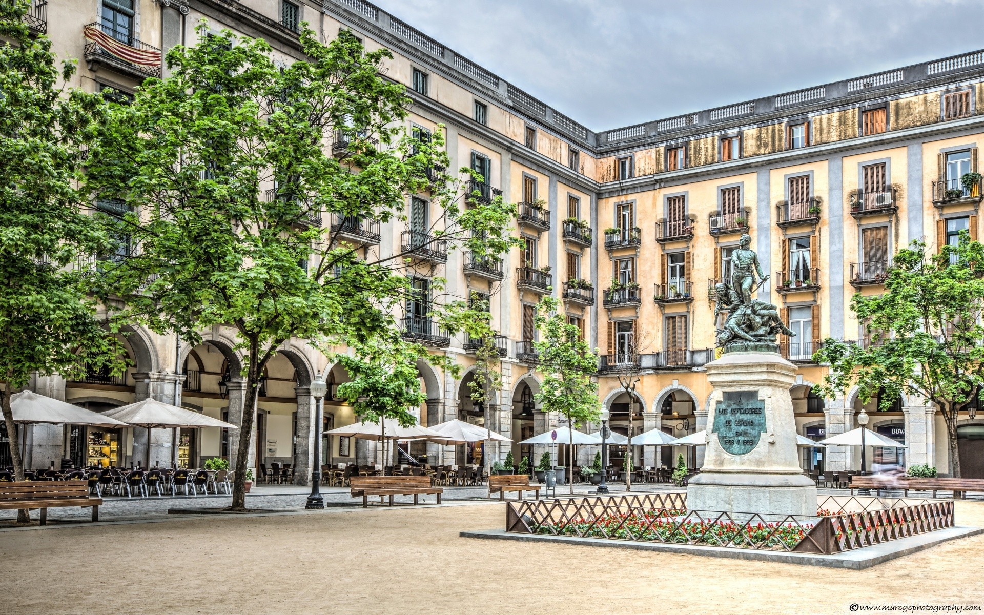 europa architektur haus stadt reisen haus tourismus stadt alt straße außen städtisch fassade im freien sehenswürdigkeit himmel spektakel historisch platz luxuriös kultur