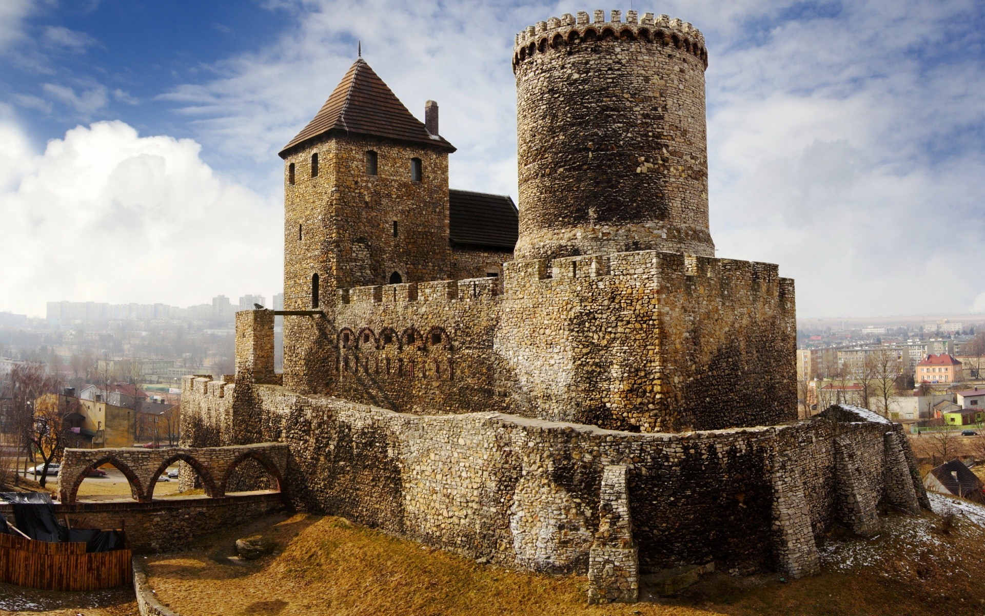 europa architektur schloss gotik reisen festung antike festung alt haus turm sehenswürdigkeit im freien tourismus himmel stadt stein mauern stadt militär