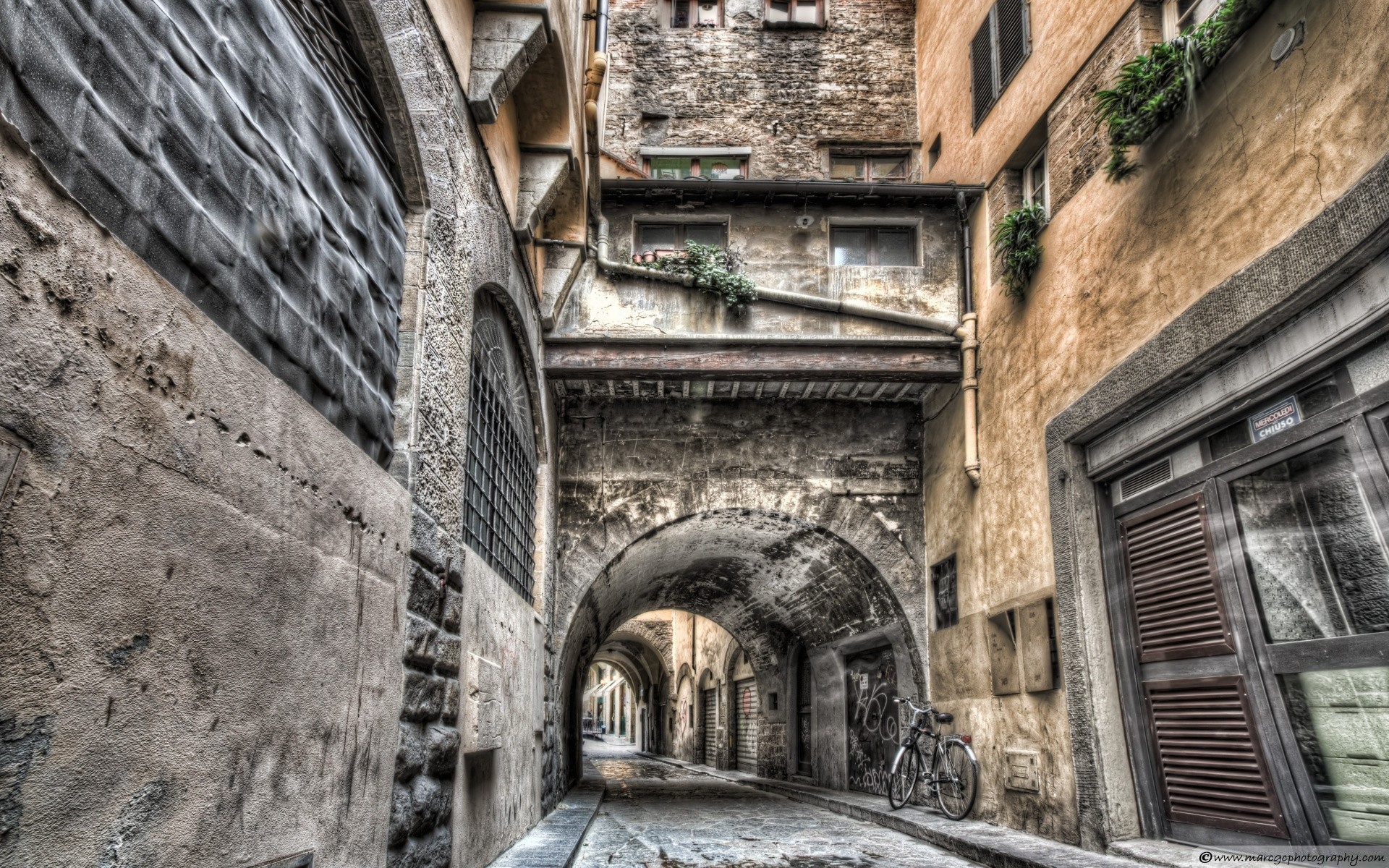 europa arquitetura velho antigo casa pedra viagem parede gótico janelas cidade histórico casa turismo cidade vintage rua antiguidade