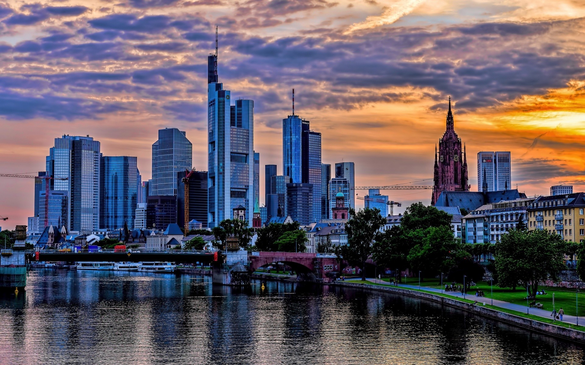 europa stadt architektur fluss skyline stadt wolkenkratzer haus reisen dämmerung promenade wasser reflexion himmel innenstadt sonnenuntergang städtisch büro brücke turm