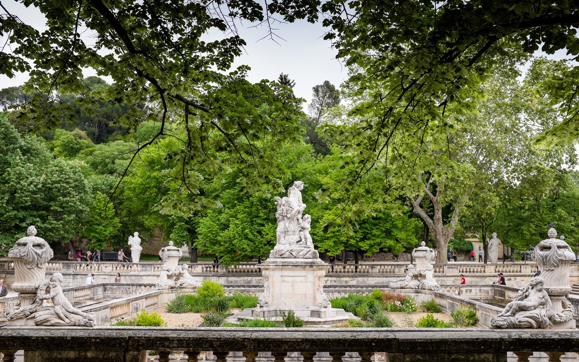 europa pedra viagem árvore arquitetura sepultura parque jardim antigo velho religião cultura cemitério turismo templo monumento ao ar livre histórico verão natureza tradicional