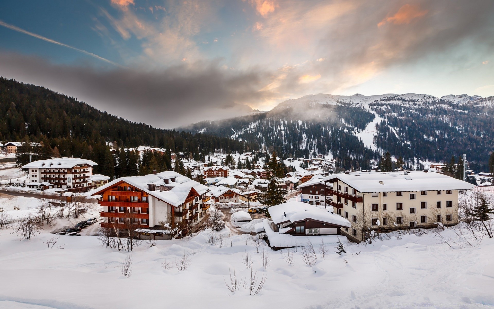 l europe neige hiver station froid chalet montagne cabane bungalow neigeux glace pittoresque maison congelés voyage alpine bois station de ski colline à l extérieur