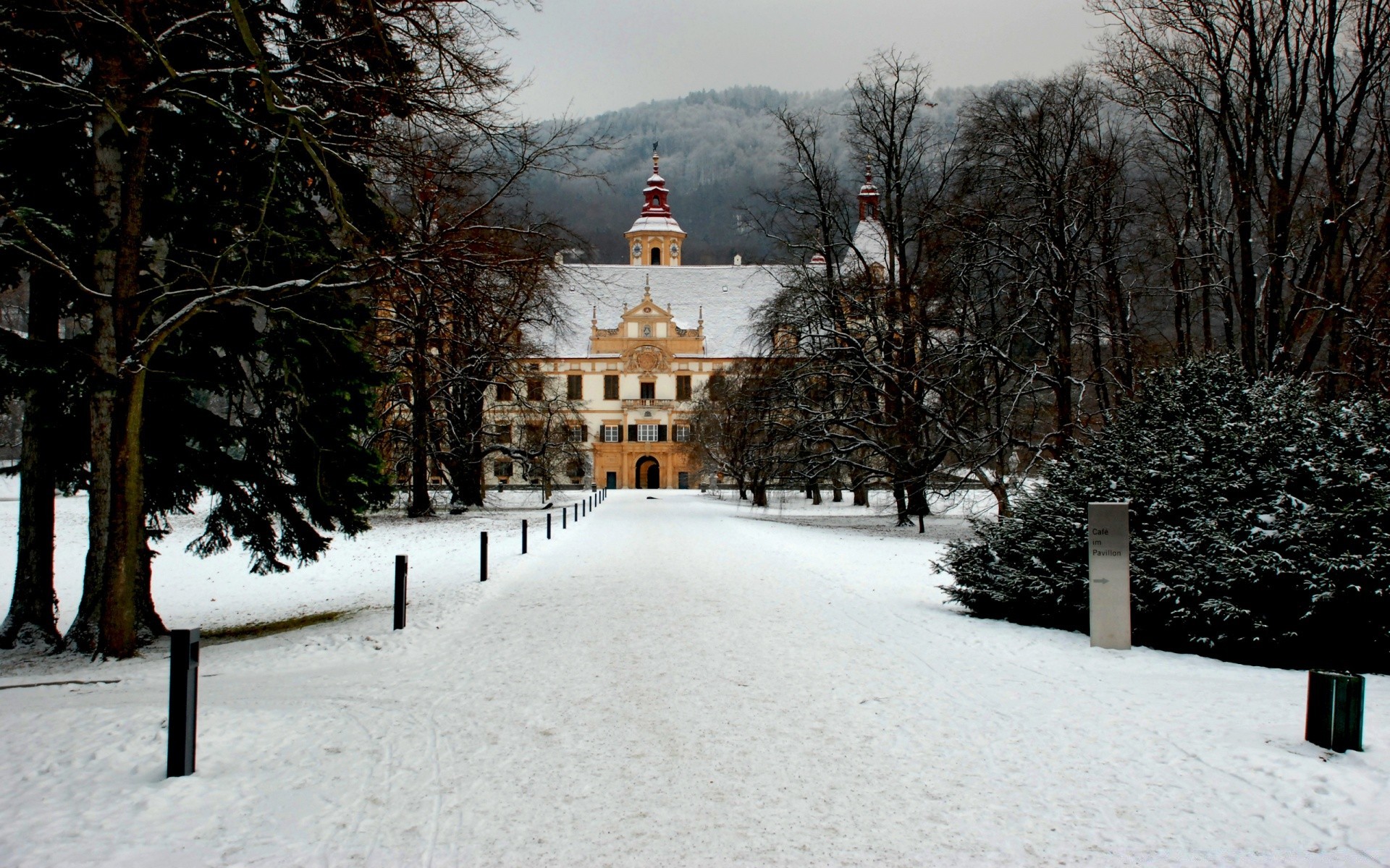 europa schnee winter baum kälte frost park landschaft eis architektur haus gefroren straße holz wetter schneesturm straße im freien reisen saison