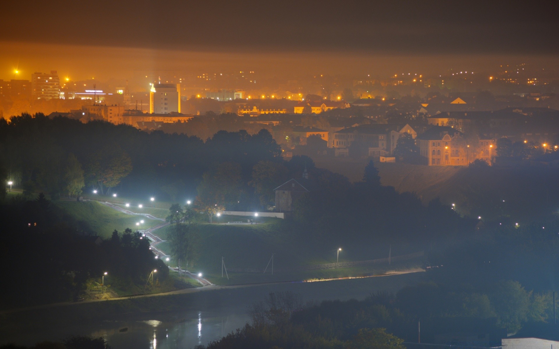 europa stadt sonnenuntergang abend reisen licht stadt dämmerung landschaft architektur dämmerung skyline haus fluss wasser himmel stadt städtisch nebel straße