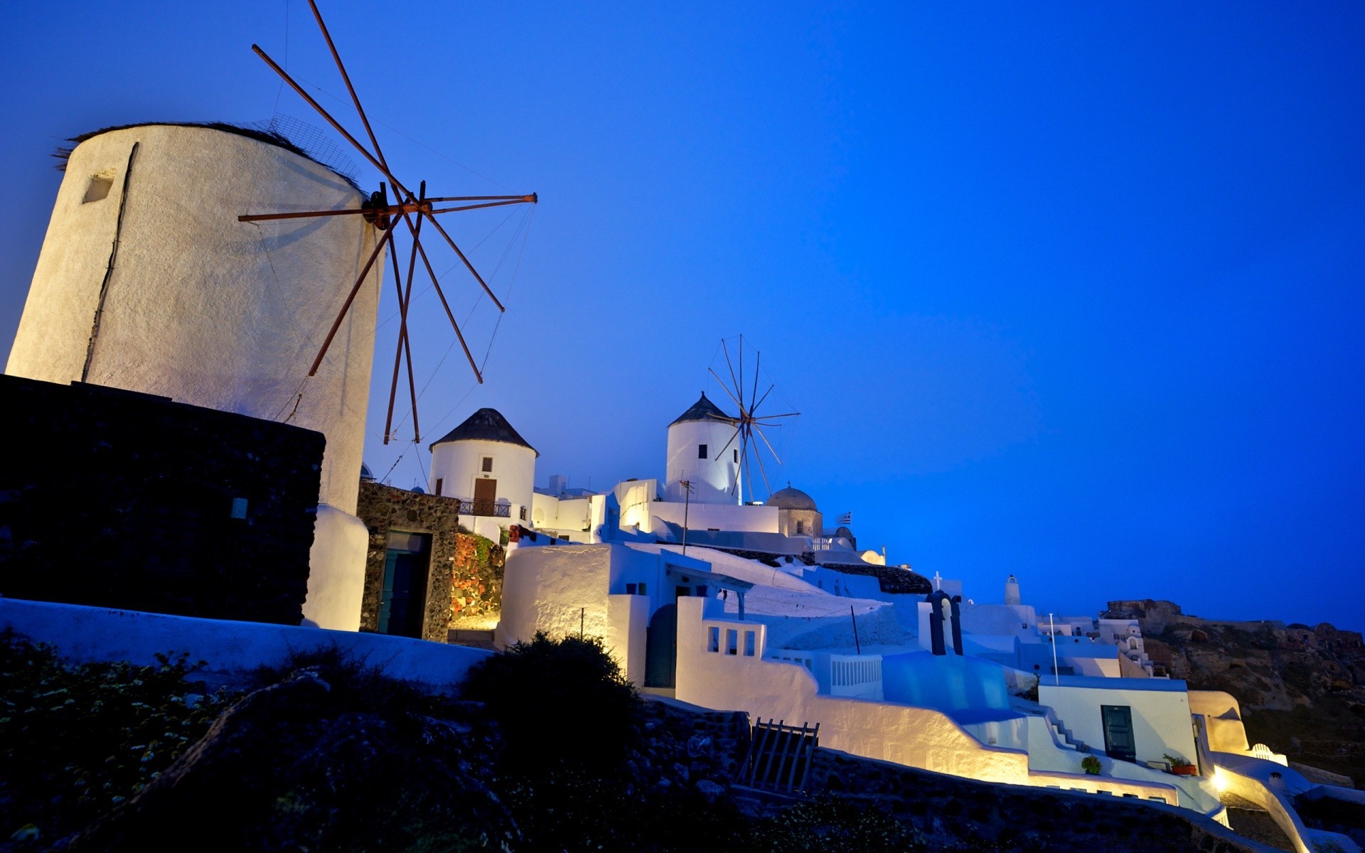 europa molino de viento cielo viajes al aire libre arquitectura paisaje noche casa mar puesta de sol amoladora agua mar torre oscuridad energía turismo casa ciudad