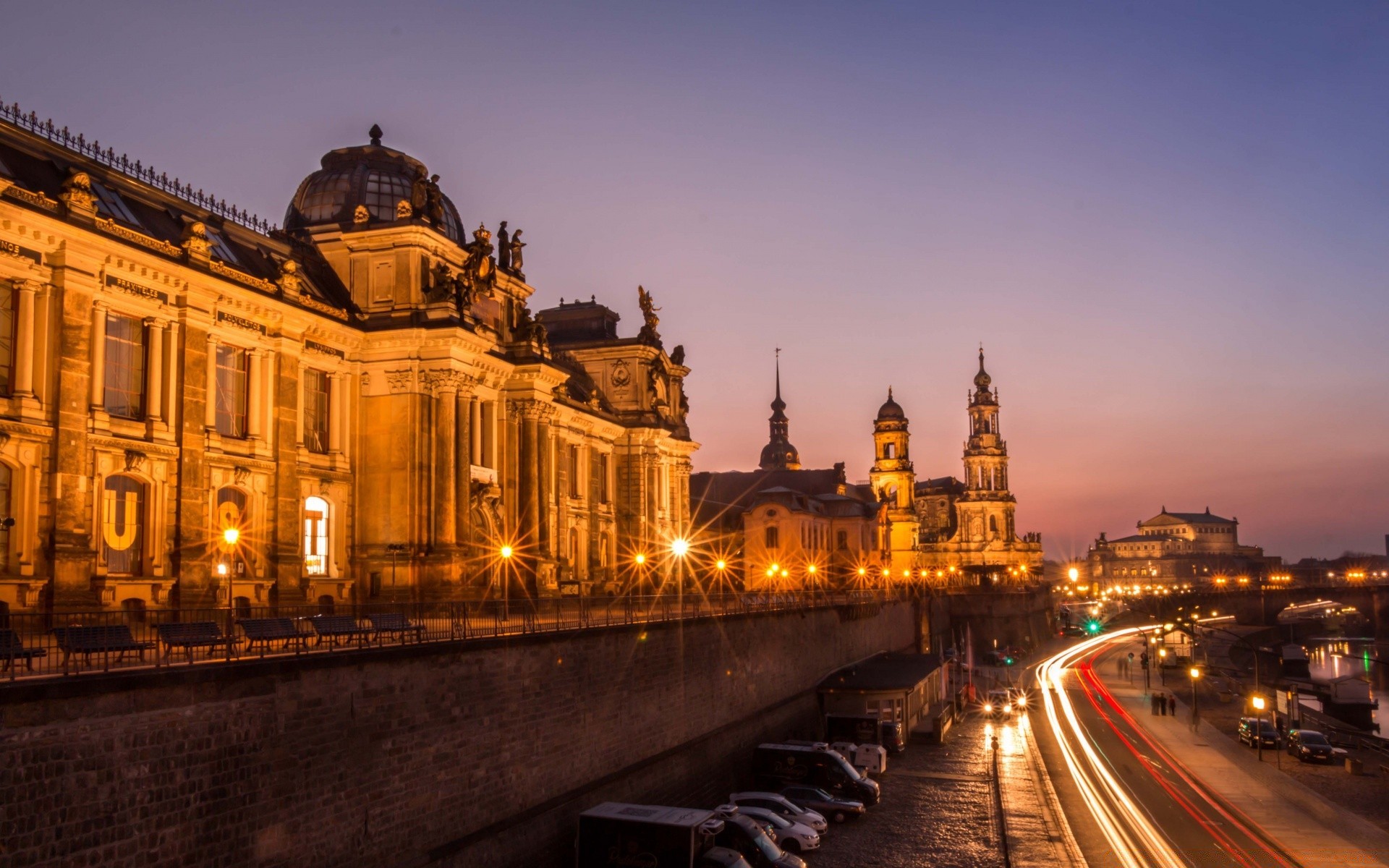 europa arquitectura viajes ciudad crepúsculo casa noche calle cielo ciudad urbano al aire libre puesta de sol puente punto de referencia iluminado río turismo