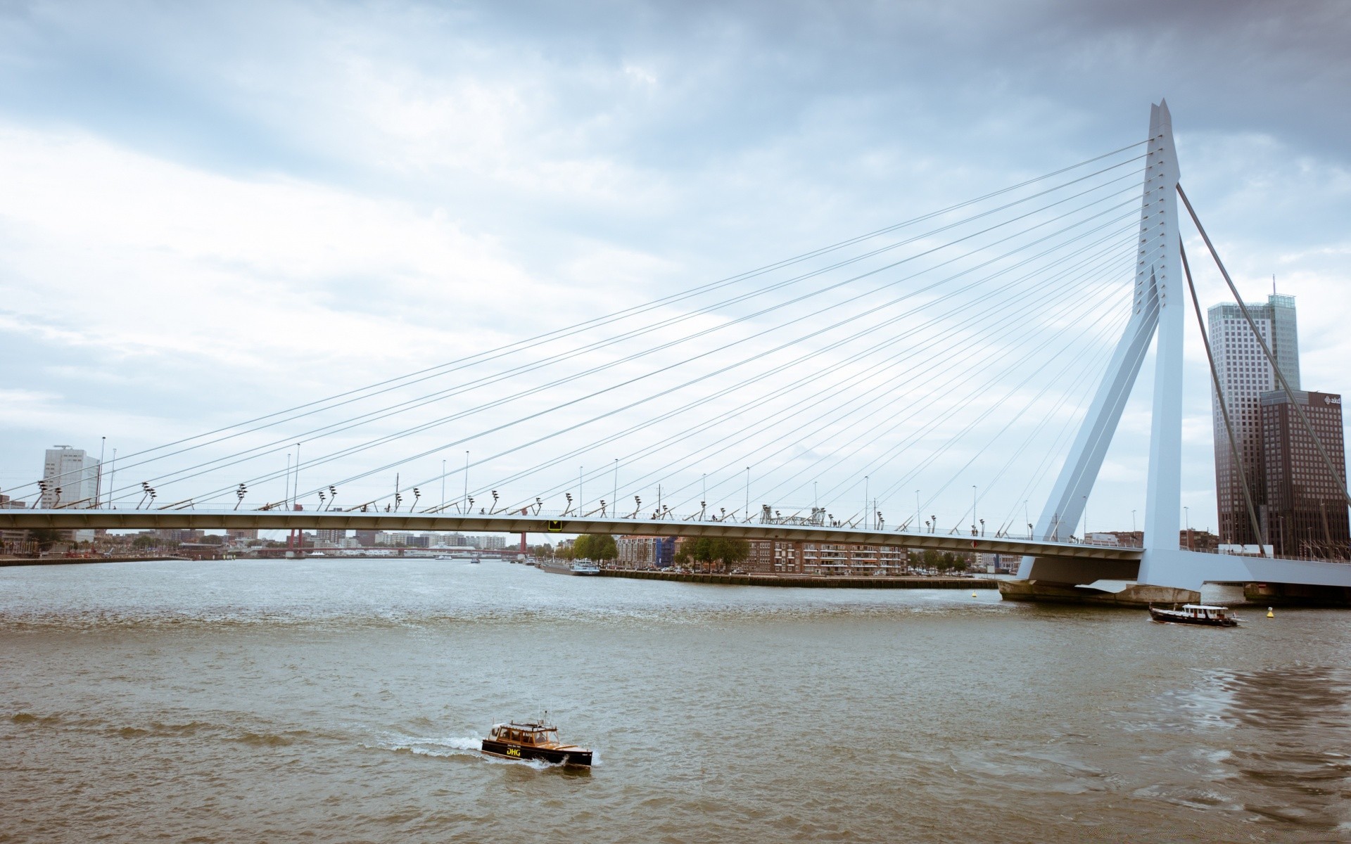 europa brücke wasser fluss himmel reisen stadt architektur transportsystem landschaft städtisch hängebrücke haus aufhängung verbindung sehenswürdigkeit tourismus reflexion bau meer