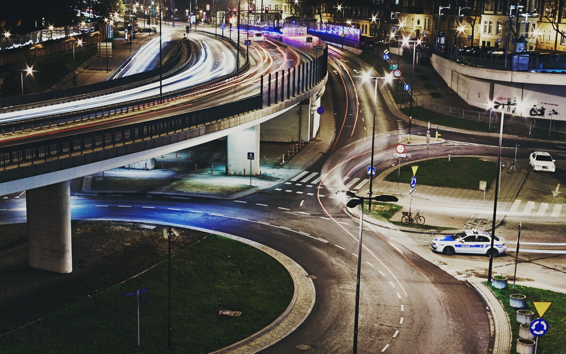 europa sistema di trasporto strada auto traffico viaggi sfocatura autostrada traffico città auto urbano moderno luce sera veloce industria affari velocità architettura