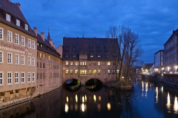 Haus am Fluss in Europa