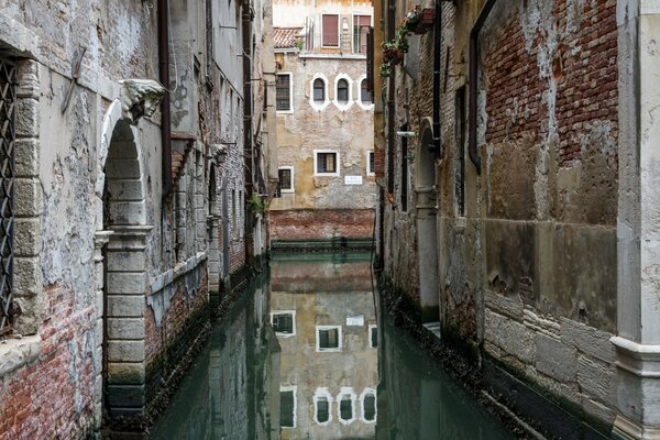 Venezianische Straße altes Haus